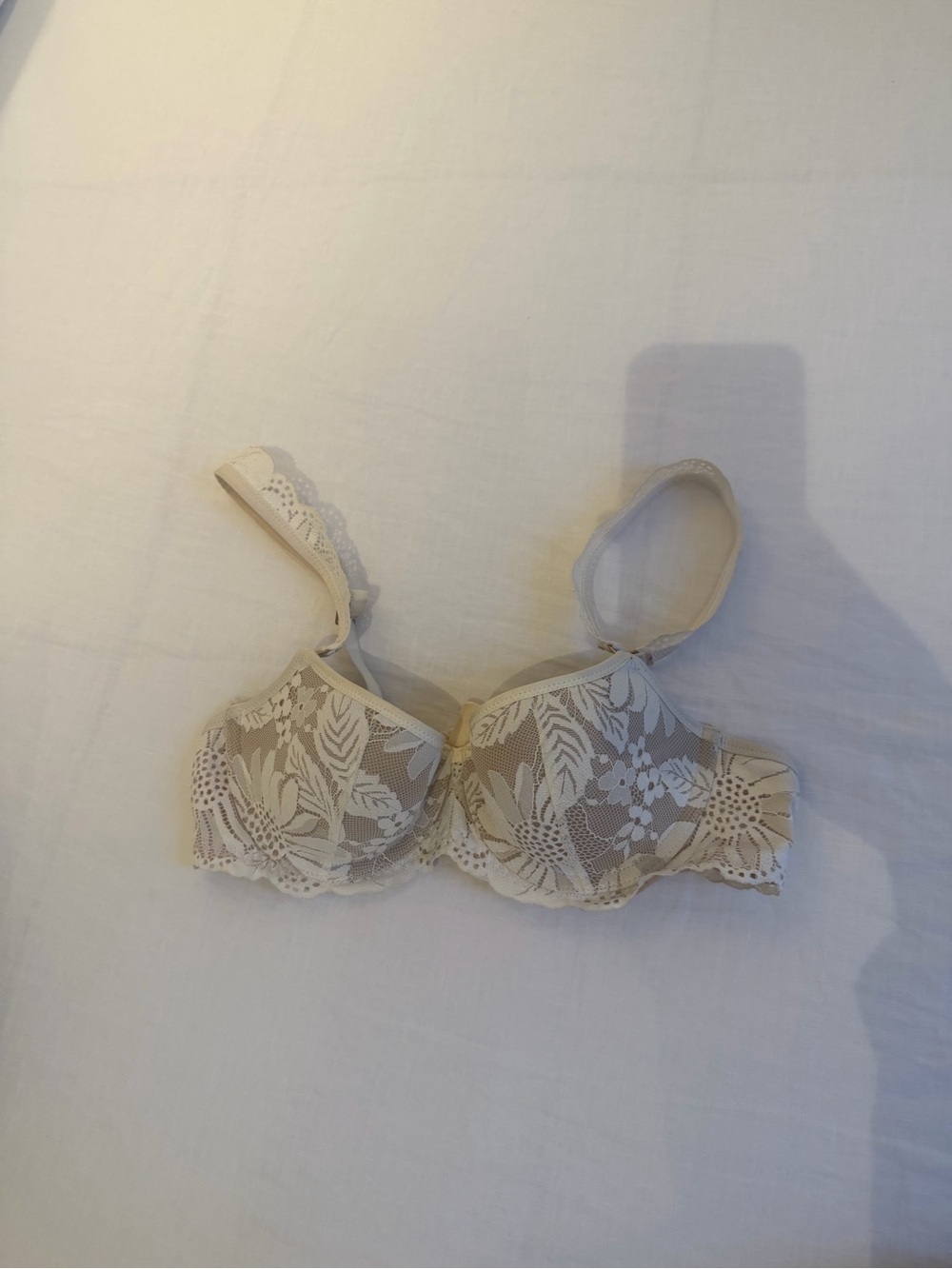 Aerie Women's Lace Underwire Bra in Cream - Elegant Support